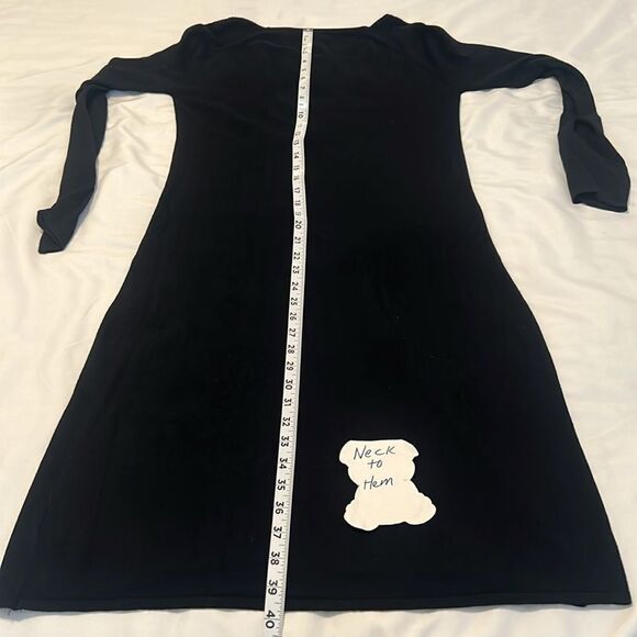 BCBGMaxAzria szM stretchy sweater dress with cutout detail on both shoulders EUC - Picture 12 of 13